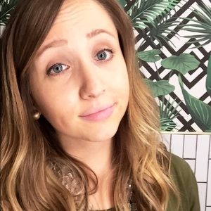 Meet your Posher, Abby